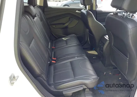 2013 Ford Escape Titanium z USA, uszkodzony, nr VIN 1FMCU9J9XDUA10838